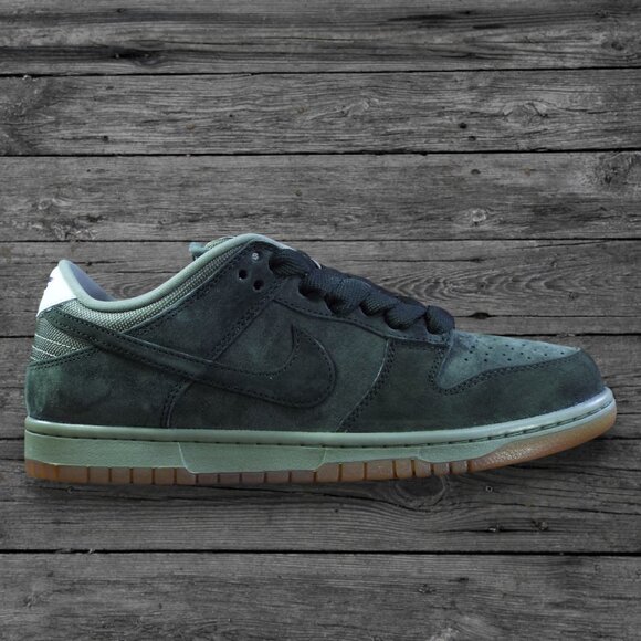Nike SB Dunk Low Pro B Shoes / Sequoia Green (BRAND NEW) - Picture 2 of 5